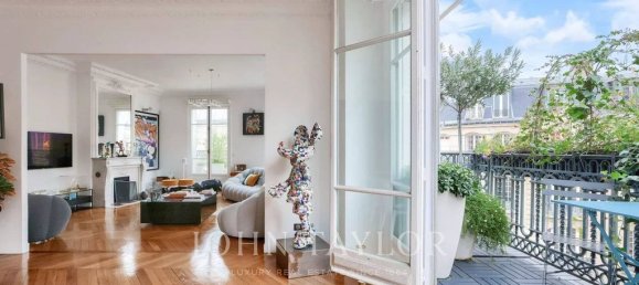 3 bedrooms Apartment in Paris, France No. 127948 3