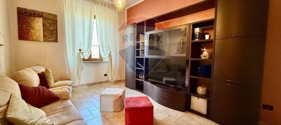 3 rooms Apartment in Castelvetro Piacentino, Italy No. 229480 2