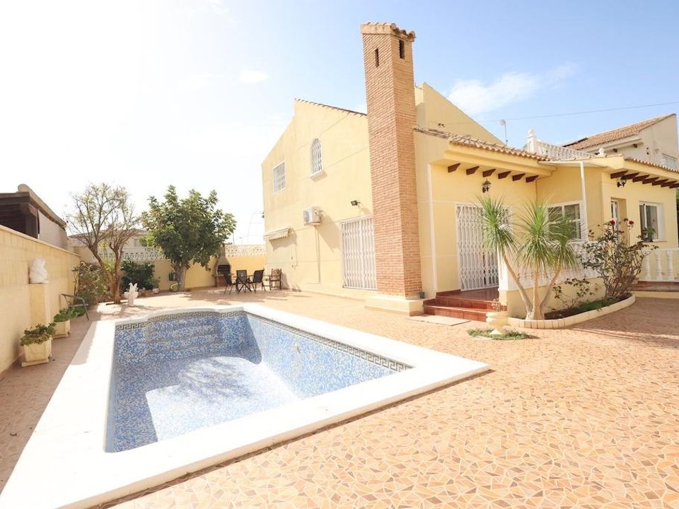 4 bedrooms House in Alicante, Spain No. 176565
