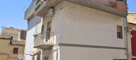 6 rooms Apartment in Grammichele, Italy No. 51130 4