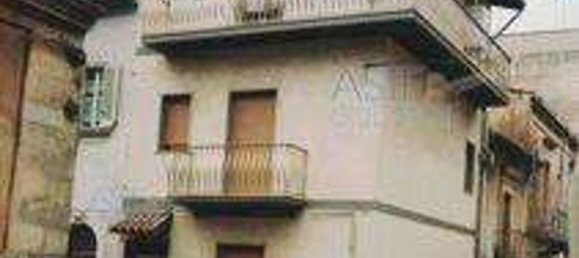 6 rooms Apartment in Grammichele, Italy No. 51130 3