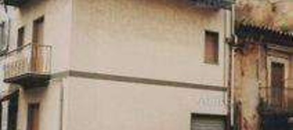 6 rooms Apartment in Grammichele, Italy No. 51130 2