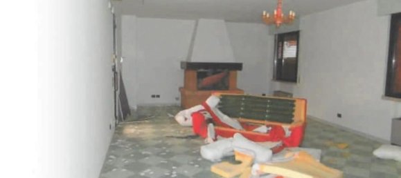 473m² Building in Casaleone, Italy No. 216657 21