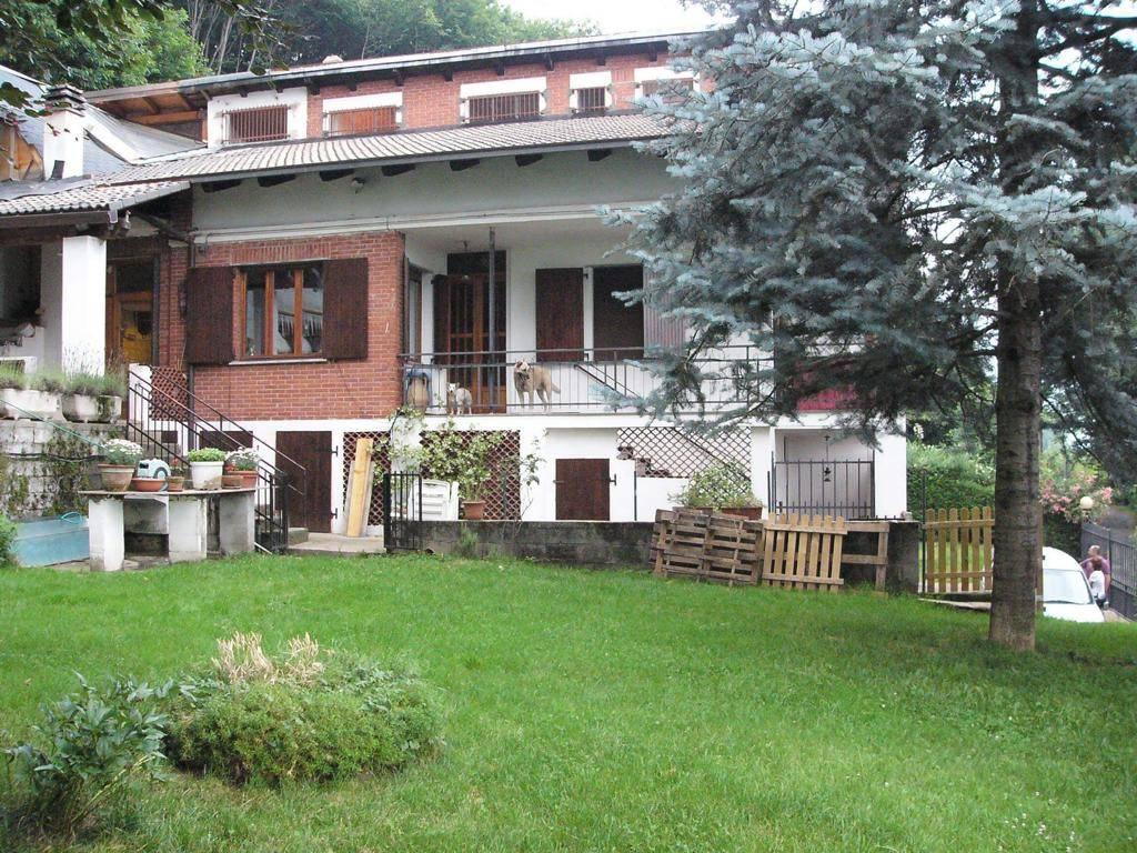 9 rooms Villa in Val di Chy, Italy No. 153639