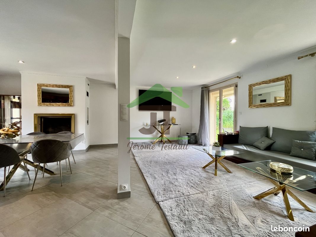 4 Schlafzimmer Haus in Chateaudun, France, Nr. 103250