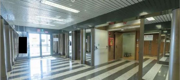 161m² Office in Brescia, Italy No. 274927 4