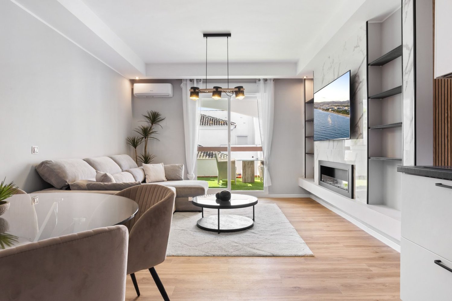 Apartamento de 3 dormitorios en Marbella, Spain No. 146498