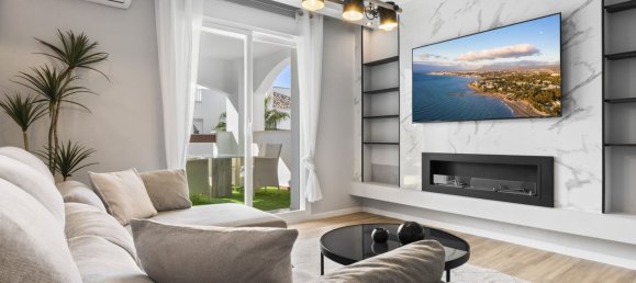 Apartamento de 3 dormitorios en Marbella, Spain No. 146498 2