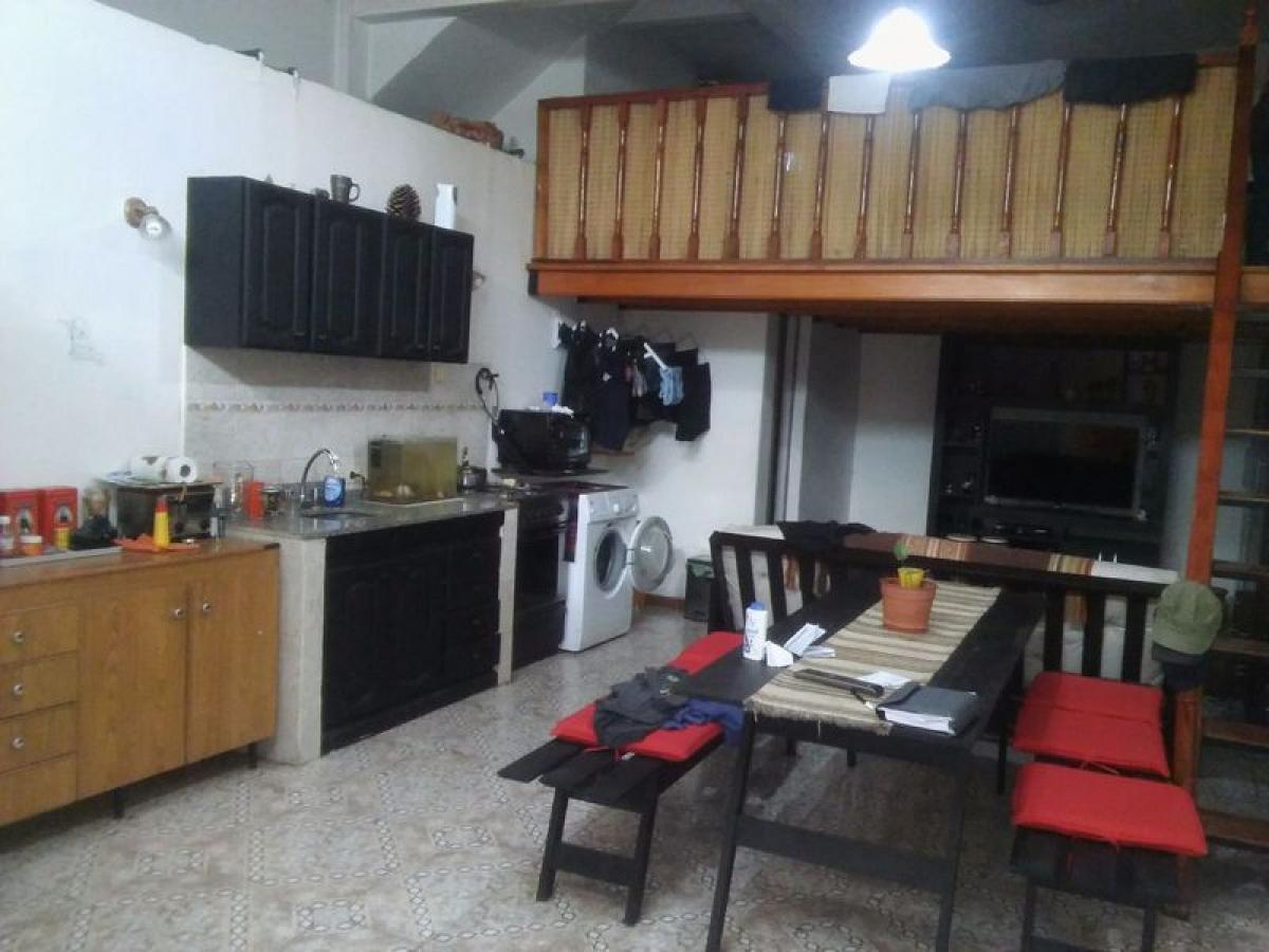 2 bedrooms House in Moron, Argentina No. 8196