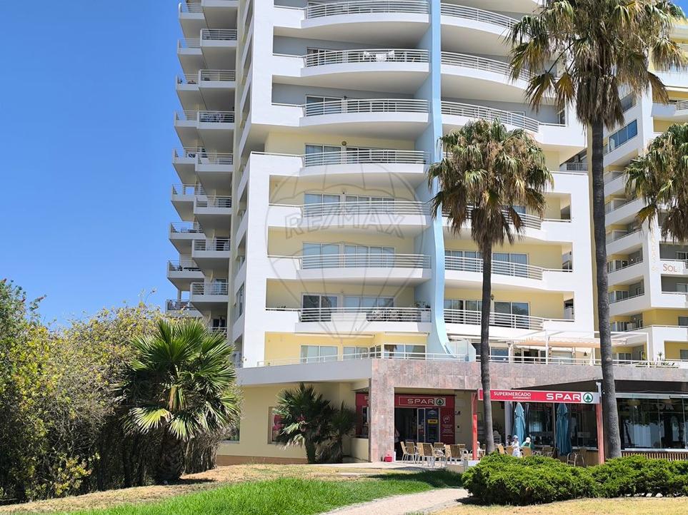 306m² Commercial property in Portimao, Portugal No. 216208