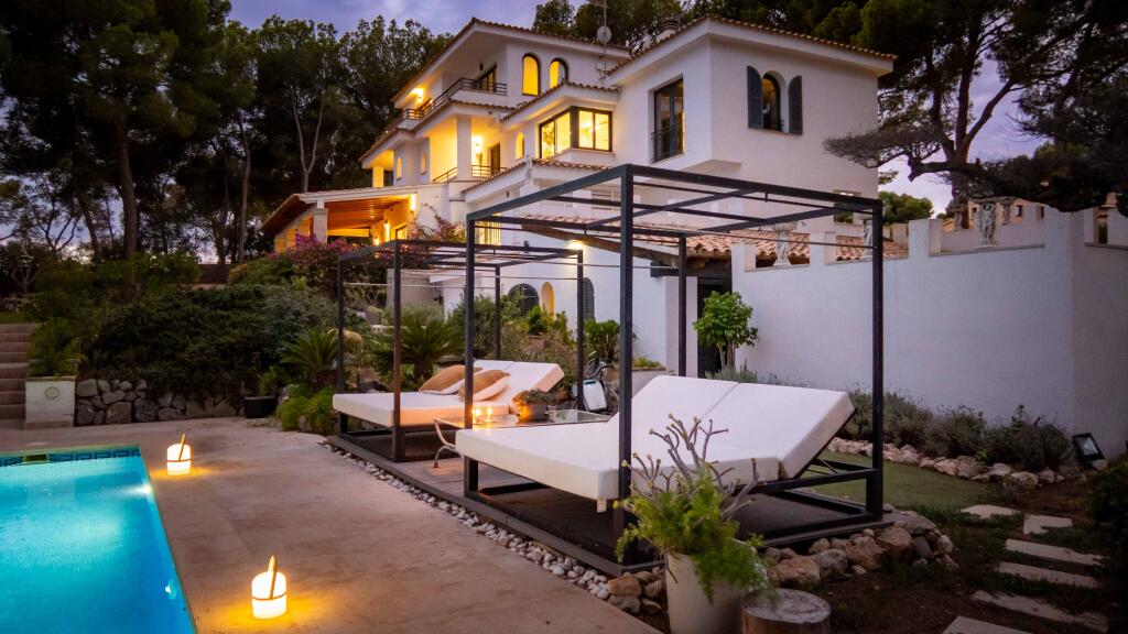 6 bedrooms Villa in Cas Catala, Spain No. 259639