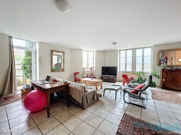 3 chambres Maison de ville à Saint-Étienne-sur-Chalaronne, France No. 315404