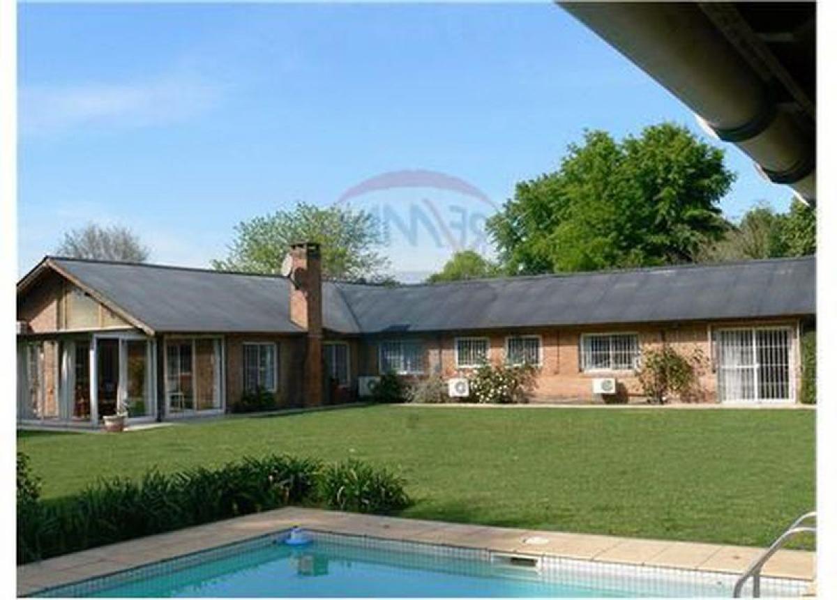 4 bedrooms Farm in Pilar, Argentina No. 46952
