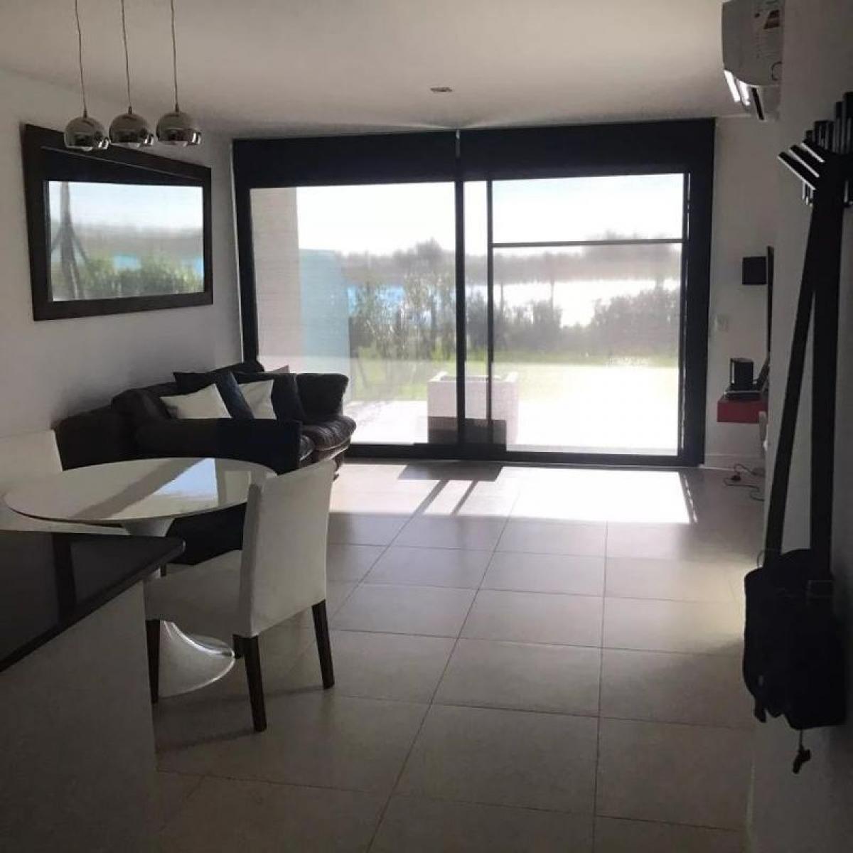 Studio in Esteban Echeverria, Argentina No. 17007