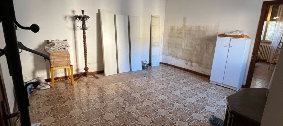 4 rooms House in Montelupo Fiorentino, Italy No. 251308 17