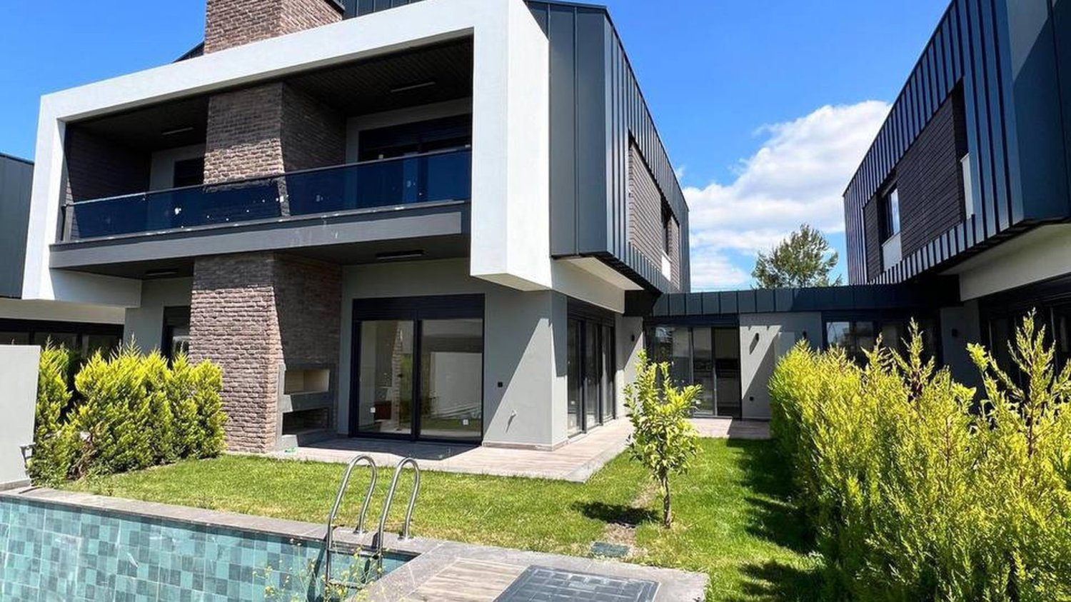 Villa 4+1 à Dosemealti, Turkey No. 46714