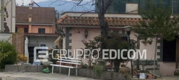 3 rooms Apartment in Rome, Italy No. 189084 3