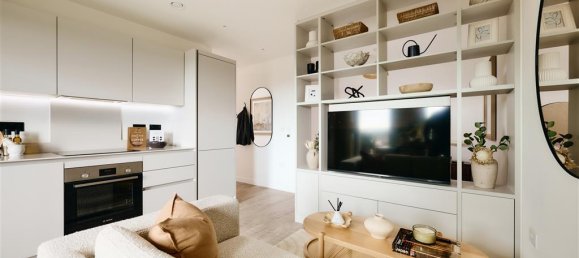 Studio in Watford, United Kingdom No. 6827 15