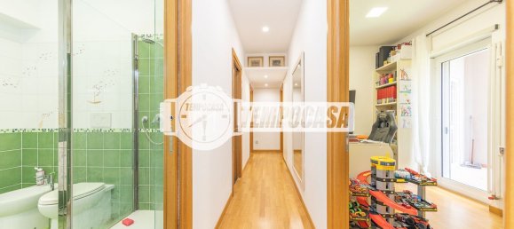 4 bedrooms Apartment in Rome, Italy No. 325102 15