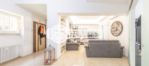 4 bedrooms Apartment in Rome, Italy No. 325102 5