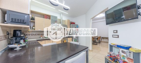 4 bedrooms Apartment in Rome, Italy No. 325102 10