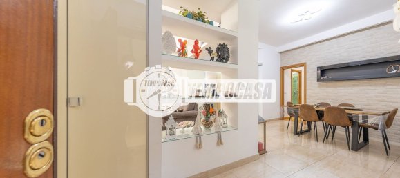 4 bedrooms Apartment in Rome, Italy No. 325102 2