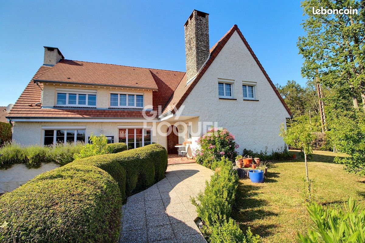 Casa de 6 dormitorios en Rambouillet, France No. 187041
