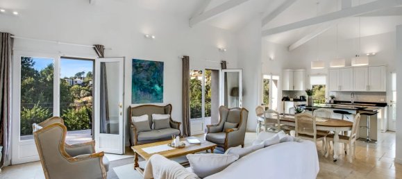 5 bedrooms Villa in Mougins, France No. 1713 9