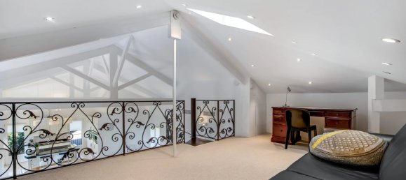 5 bedrooms Villa in Mougins, France No. 1713 3