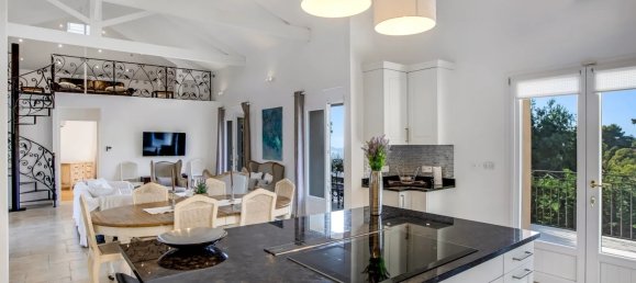 5 bedrooms Villa in Mougins, France No. 1713 10