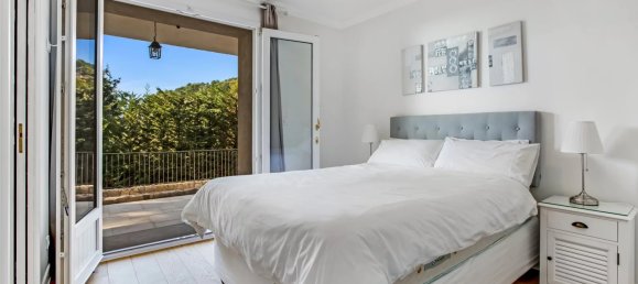 5 bedrooms Villa in Mougins, France No. 1713 5