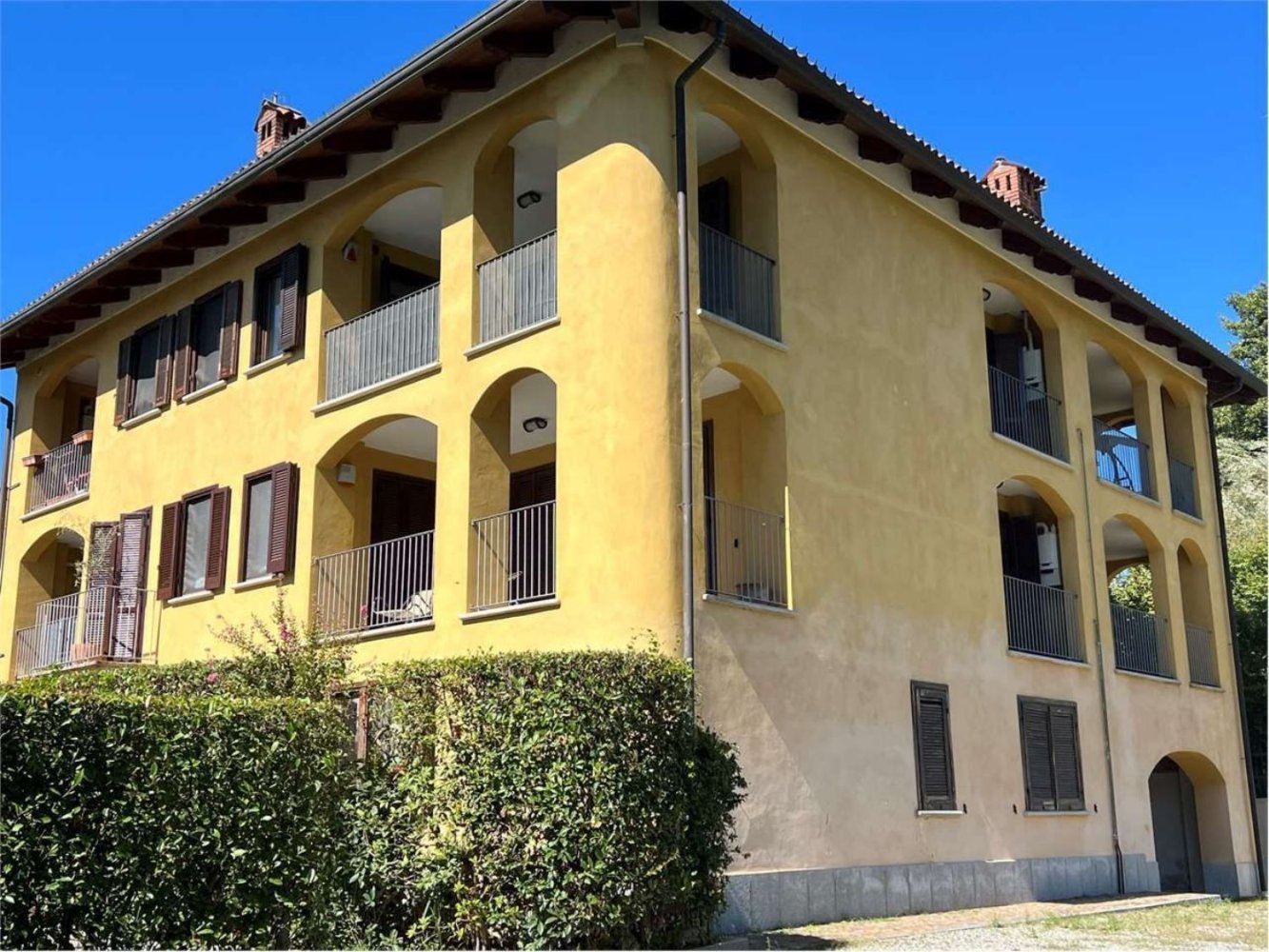 7 rooms Apartment in Pino Torinese, Italy No. 206289