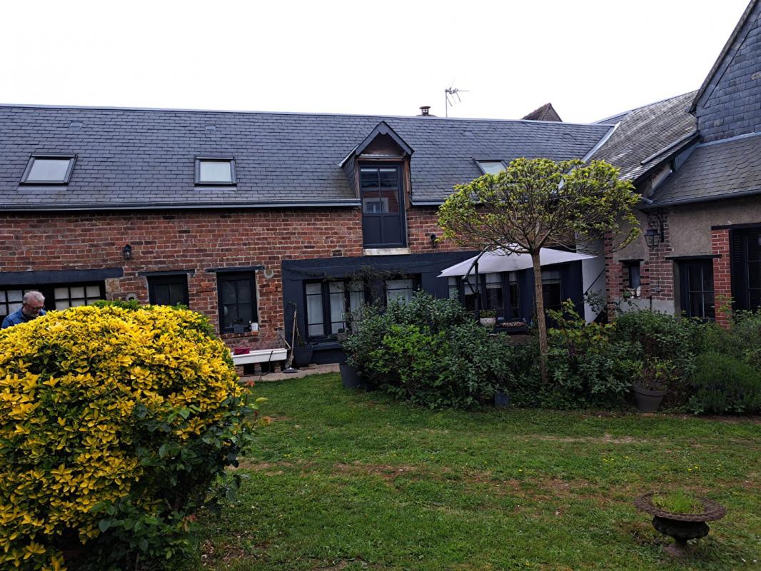 Casa de 9 dormitorios en Chateau-Renault, France No. 225837