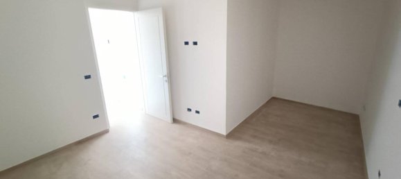 4 rooms House in Scandicci, Italy No. 112132 27