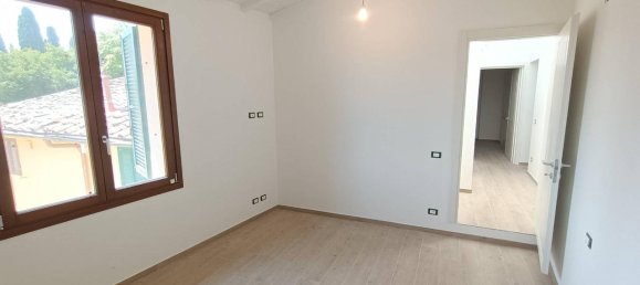 4 rooms House in Scandicci, Italy No. 112132 9