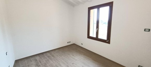 4 rooms House in Scandicci, Italy No. 112132 8