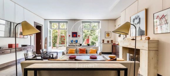 3 bedrooms Apartment in Paris, France No. 185667 3