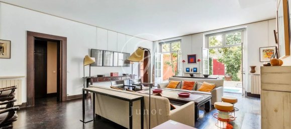 3 bedrooms Apartment in Paris, France No. 185667 2