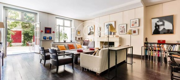 3 bedrooms Apartment in Paris, France No. 185667 4