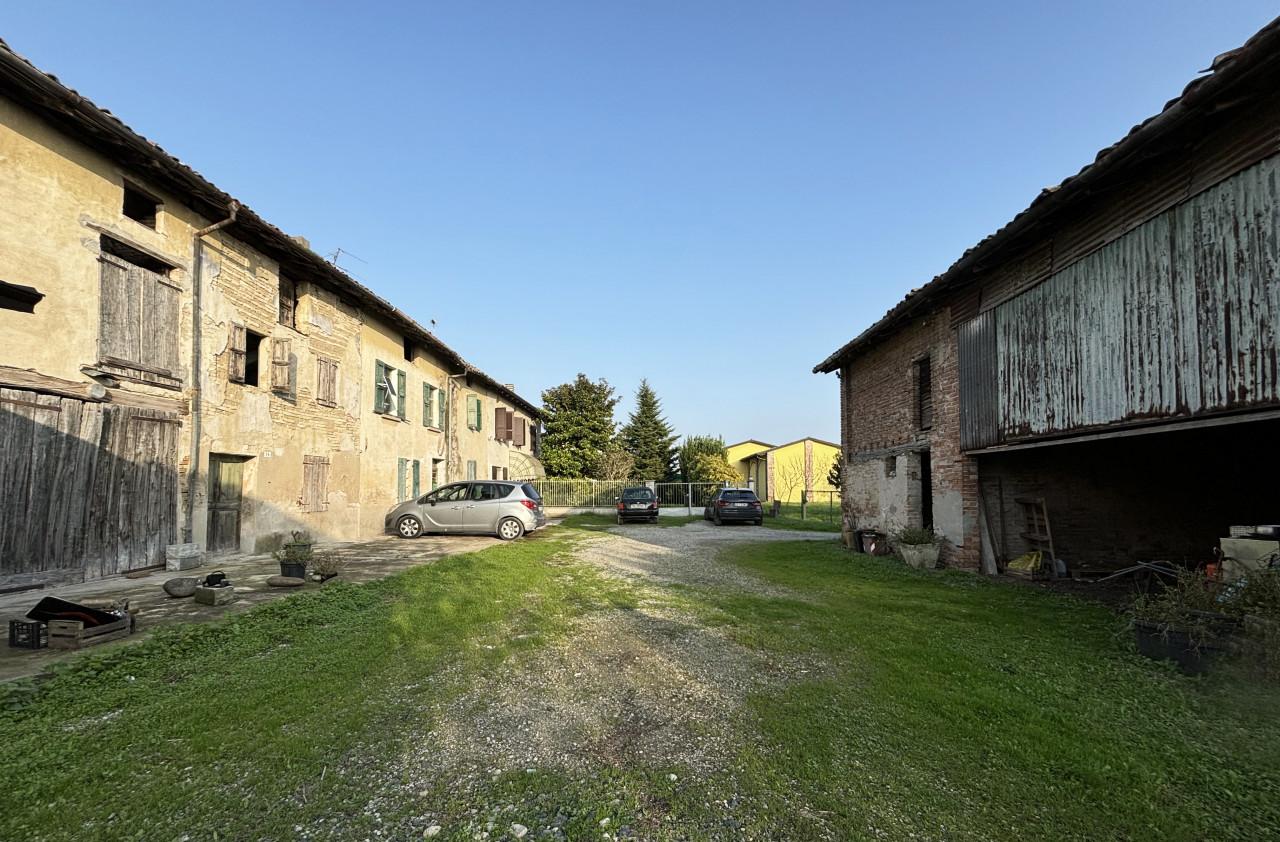 4 rooms House in Colorno, Italy No. 234919