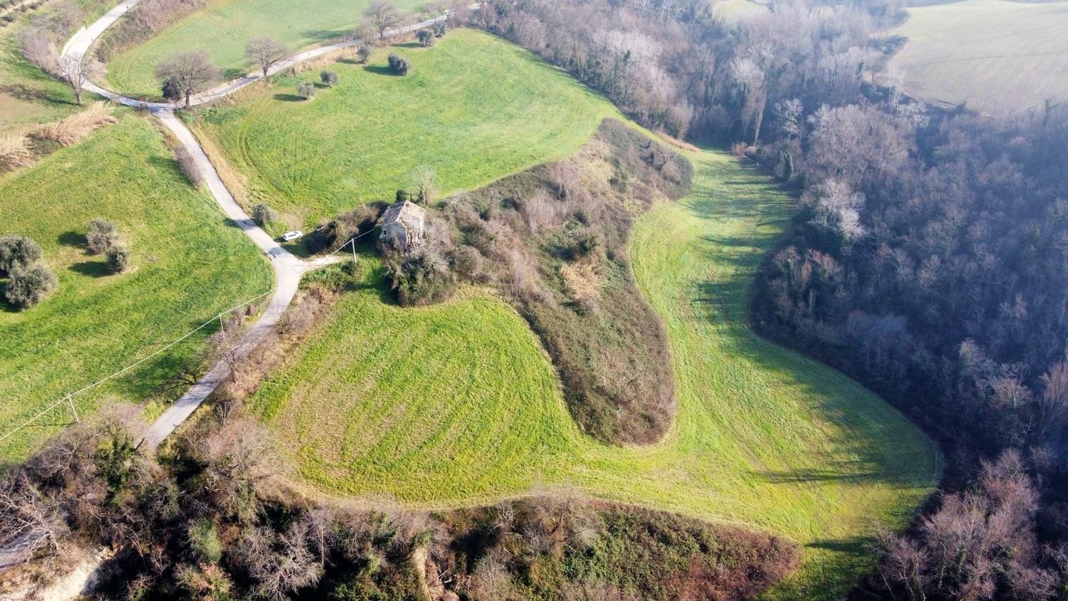 Дом с 8 комнатами в Монтефельчино, Италия № 143784