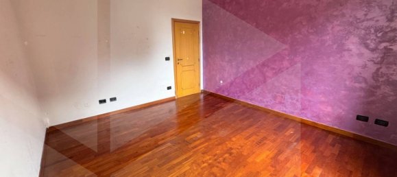 Apartamento de 3 habitaciónes en Bologna, Italy No. 98418 9