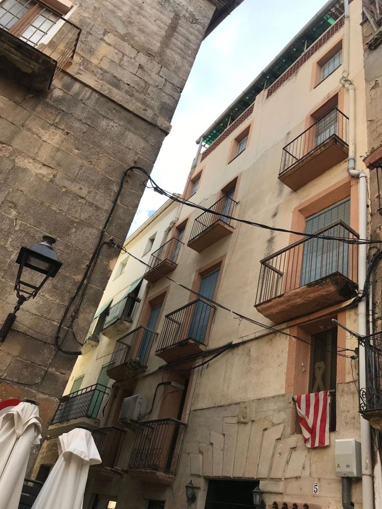 Edifício em Tarragona, Spain 690 m² N.º 190155