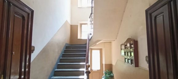 3 rooms Apartment in Turin, Italy No. 284478 2