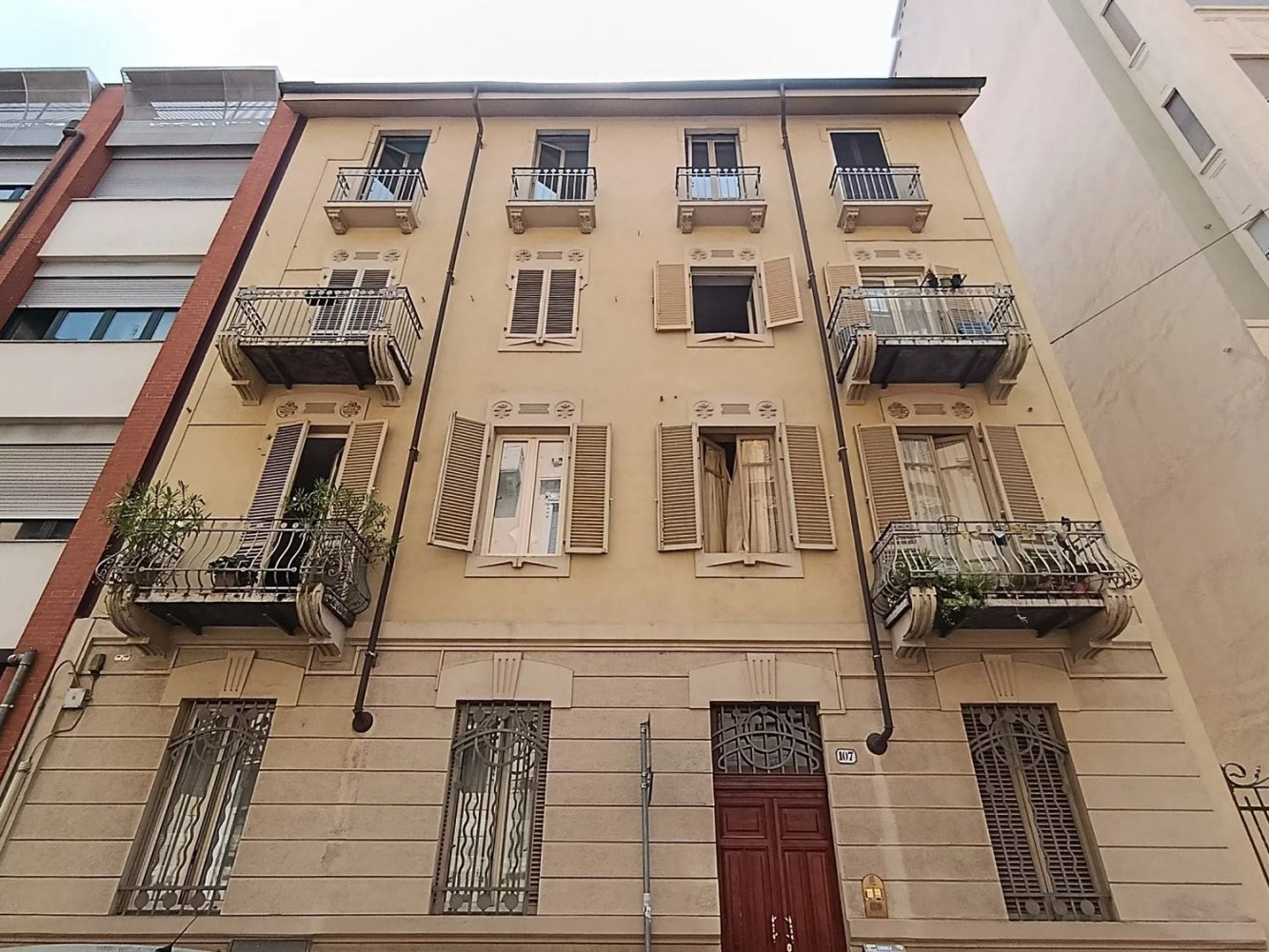 3 rooms Apartment in Turin, Italy No. 284478