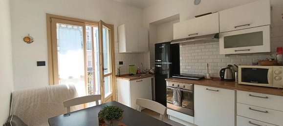 3 rooms Apartment in Turin, Italy No. 284478 5