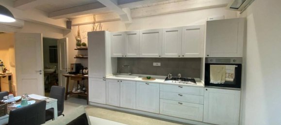 Дом с 5 комнатами в Помпеи, Италия № 158670 9