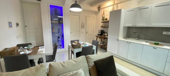 Дом с 5 комнатами в Помпеи, Италия № 158670 16