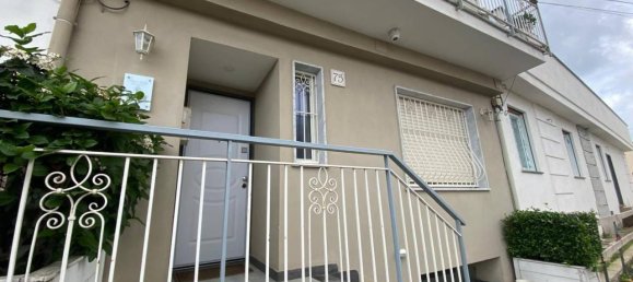 Дом с 5 комнатами в Помпеи, Италия № 158670 4