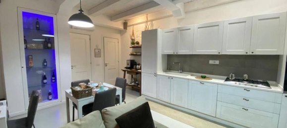 Дом с 5 комнатами в Помпеи, Италия № 158670 17